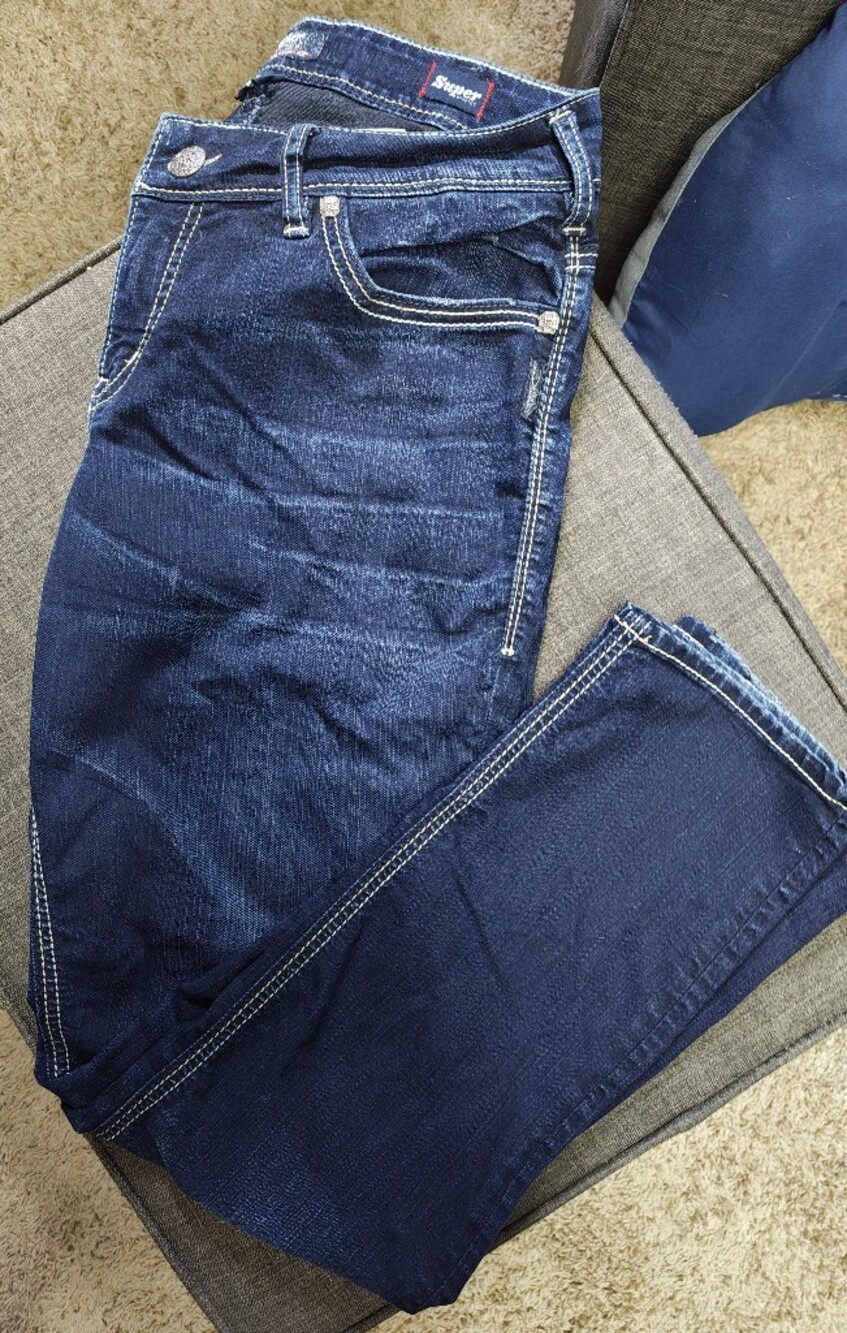 Women's Suki Silver Jeans Dark Blue Bootcut Jeans with Contrast Stitching